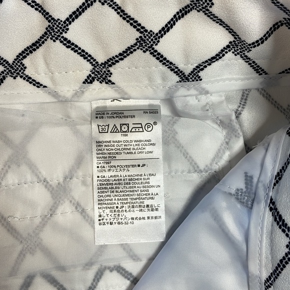 Ladies Banana Republic shorts - Picture 3 of 4